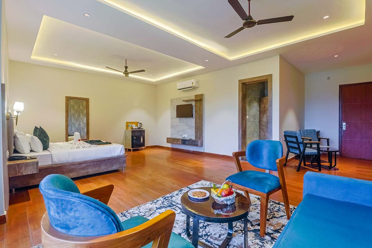 Honeymoon Suite with Jacuzzi Balcony View